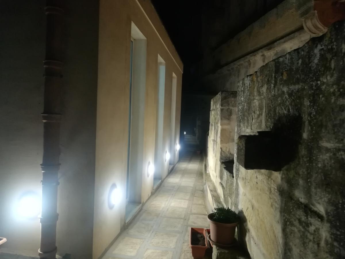 Dimora Dell'Artista Bed & Breakfast Lecce Bagian luar foto
